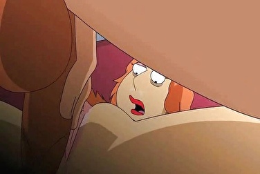 Lois tiene sexo con dos tipos en el albergue